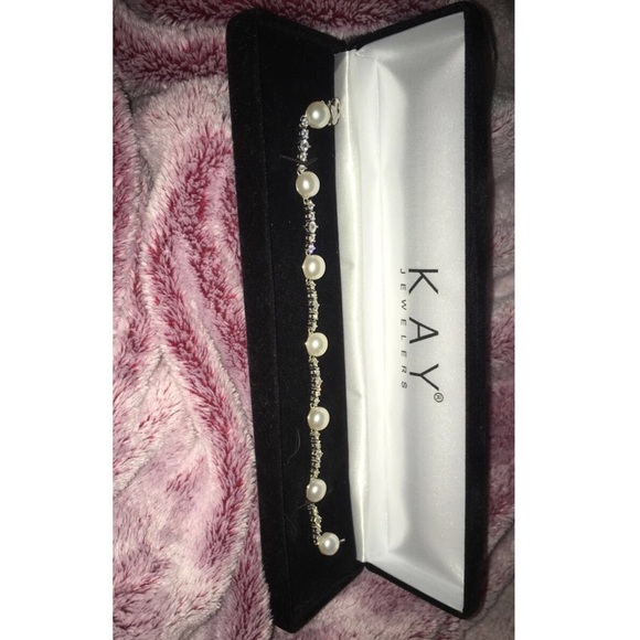 💕KAYS PEARL AND DIAMOND BRACELET💕 - Picture 1 of 3